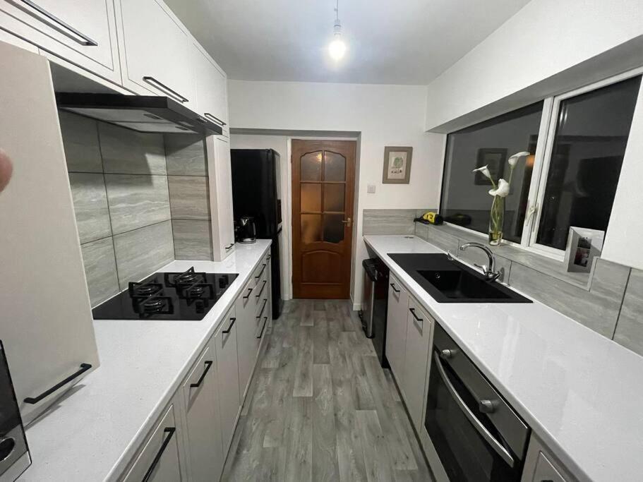 3 Bedroom Apartment With Golf Course View 泰恩河畔纽卡斯尔 外观 照片