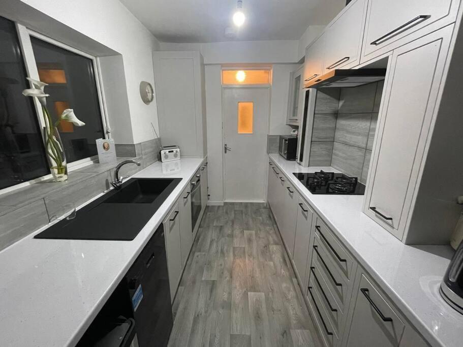 3 Bedroom Apartment With Golf Course View 泰恩河畔纽卡斯尔 外观 照片