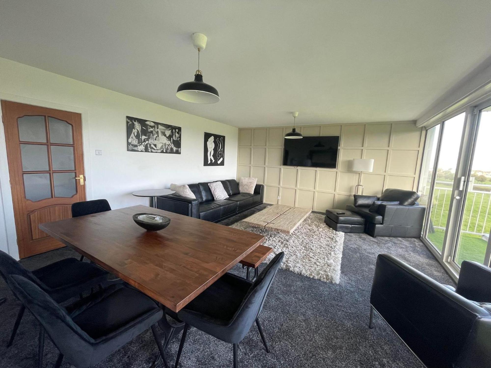 3 Bedroom Apartment With Golf Course View 泰恩河畔纽卡斯尔 外观 照片